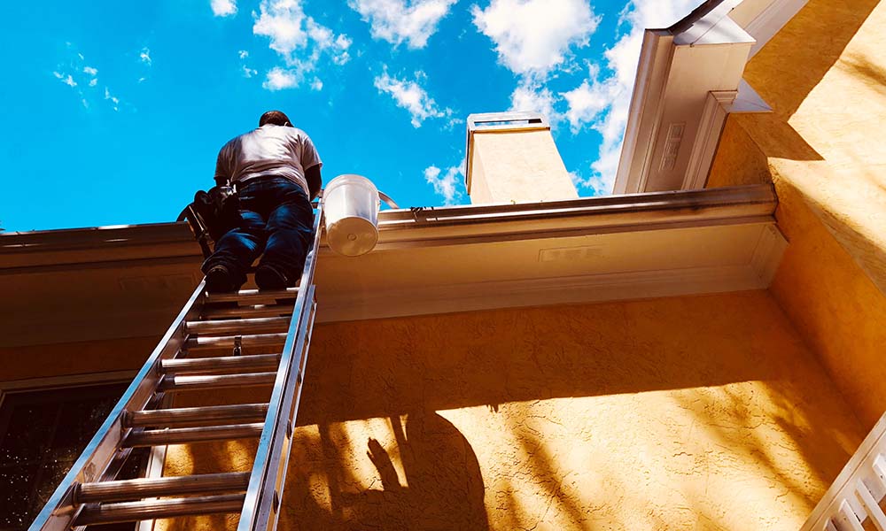 why-you-should-never-use-a-ladder-to-clean-your-gutters
